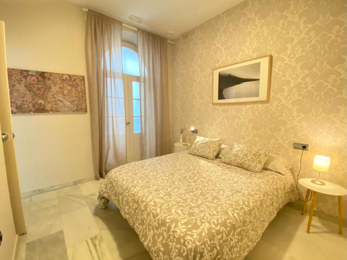 Apartamento Colon 1451 - Pleno Centro Y Wifi Gratis Кадис Екстериор снимка